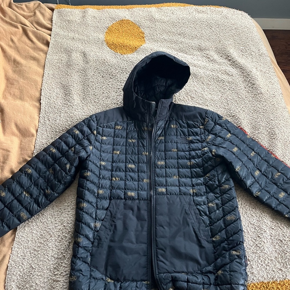 North Face Men’s ThermoBall Hooded Jacket - Large.